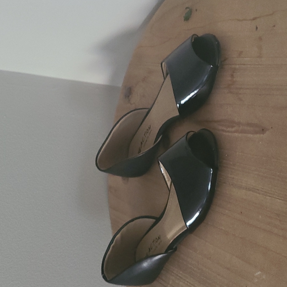 Shoes - Picture 1 of 3